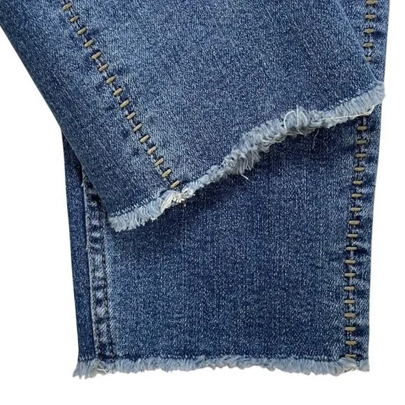 Judy Blue Howdy High Waisted Boyfriend Fit Distressed Raw Hem Jeans Size 7/28 - Picture 7 of 11